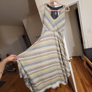 Prana open back stretch blue/cream multi midi length stretch tank dress with bra